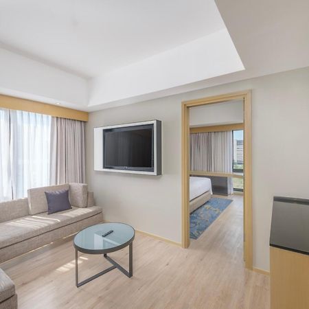 Seda Manila Bay Hotel Paranaque City Екстериор снимка