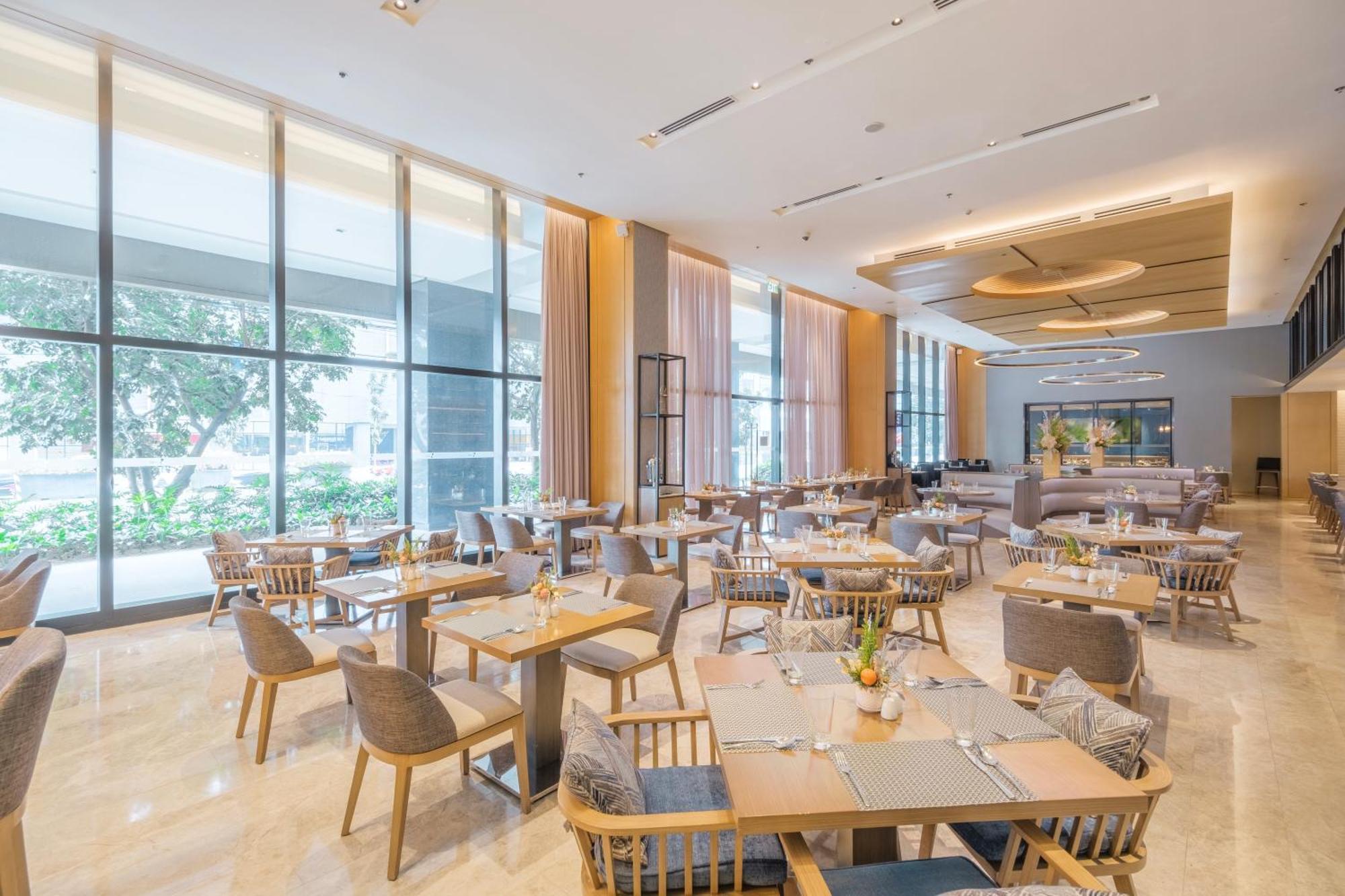 Seda Manila Bay Hotel Paranaque City Екстериор снимка